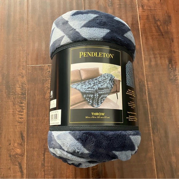 Pendleton Bedding New Pendleton Plush Throw Rancho Arroyo Navy
